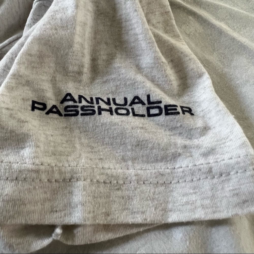 Disney Galaxy’s Edge opening day tee pass holder exclusive S - Picture 3 of 5